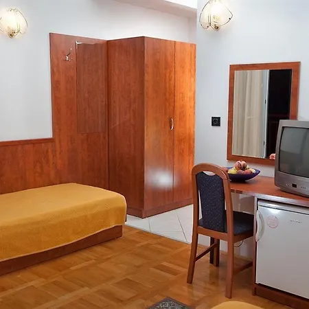 ゲストハウス Vinka 3*