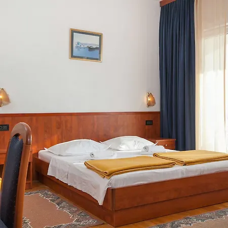 ゲストハウス Vinka 3*