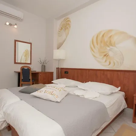 ゲストハウス Vinka 3*