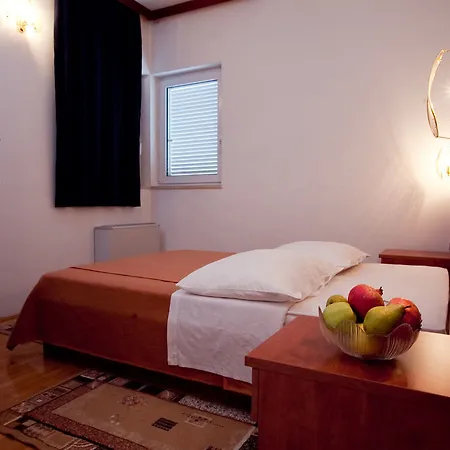 Vinka Pensjonat Tučepi